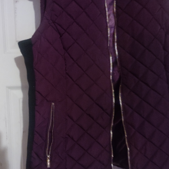 Woman's Calvin Klein purple puffer zip up quilted vest size medium - Picture 3 of 10